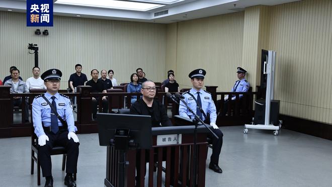 京媒：李铁案今日开庭，很多记者昨晚就守候在法院外等待开庭时刻